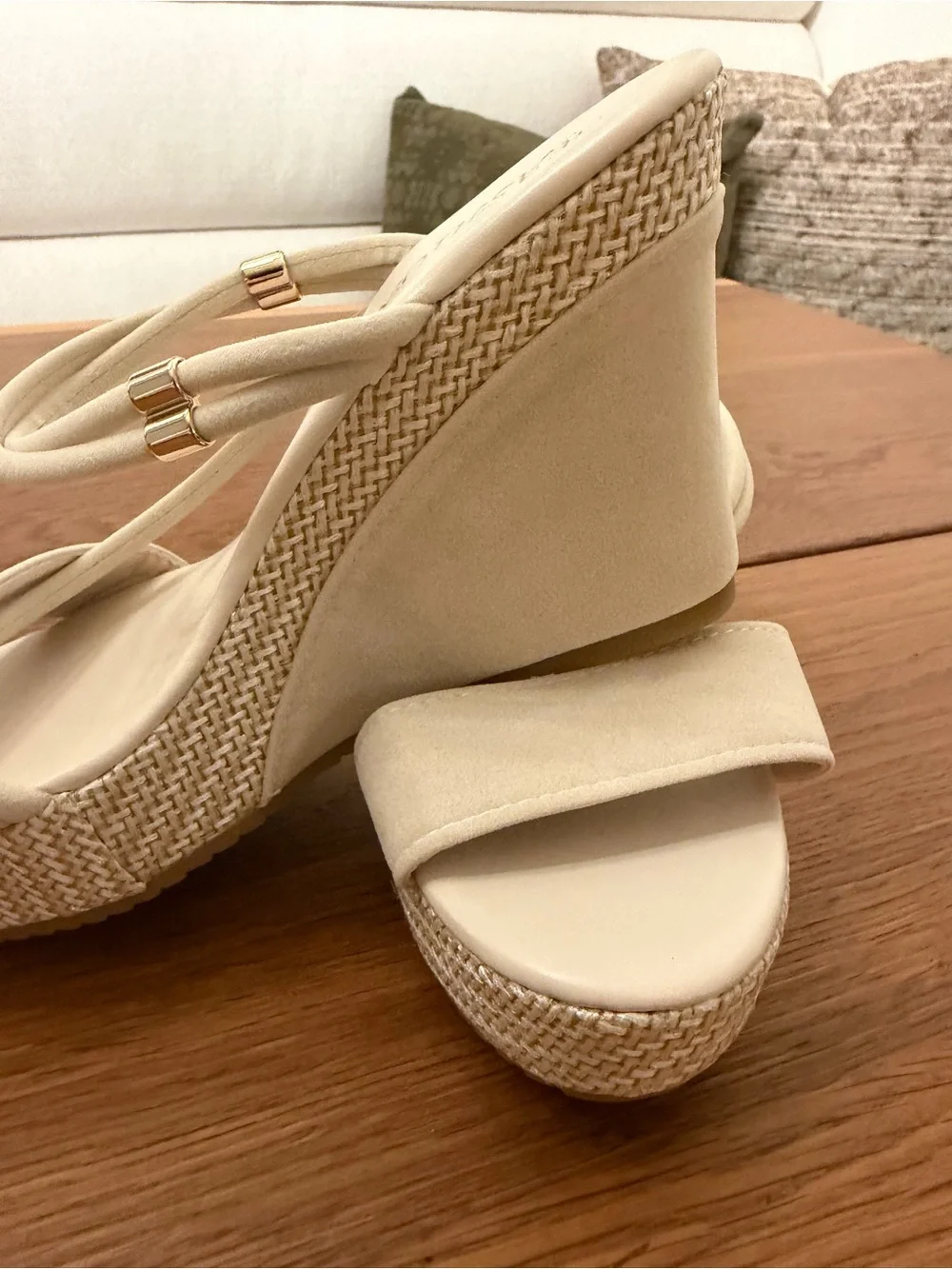 N/A beige wedge